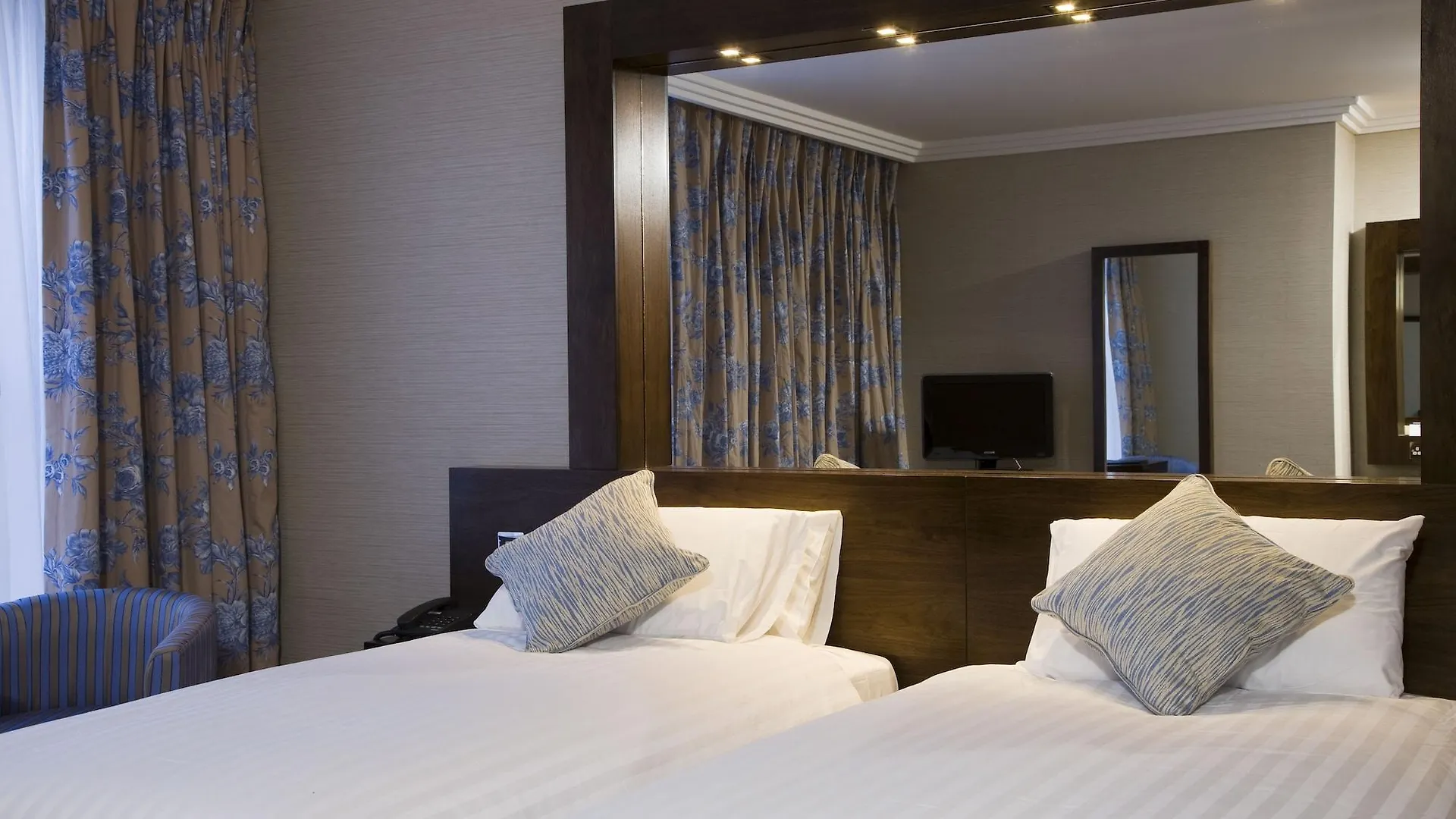Ashling Hotel Dublin 4*,